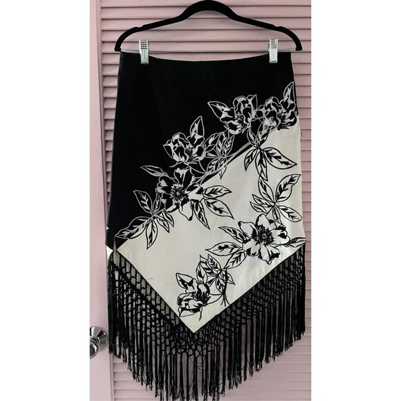 Vintage Caché ASYMMETRICAL Skirt Size 8 Black & White Fringe Floral Embroidery - Picture 14 of 16